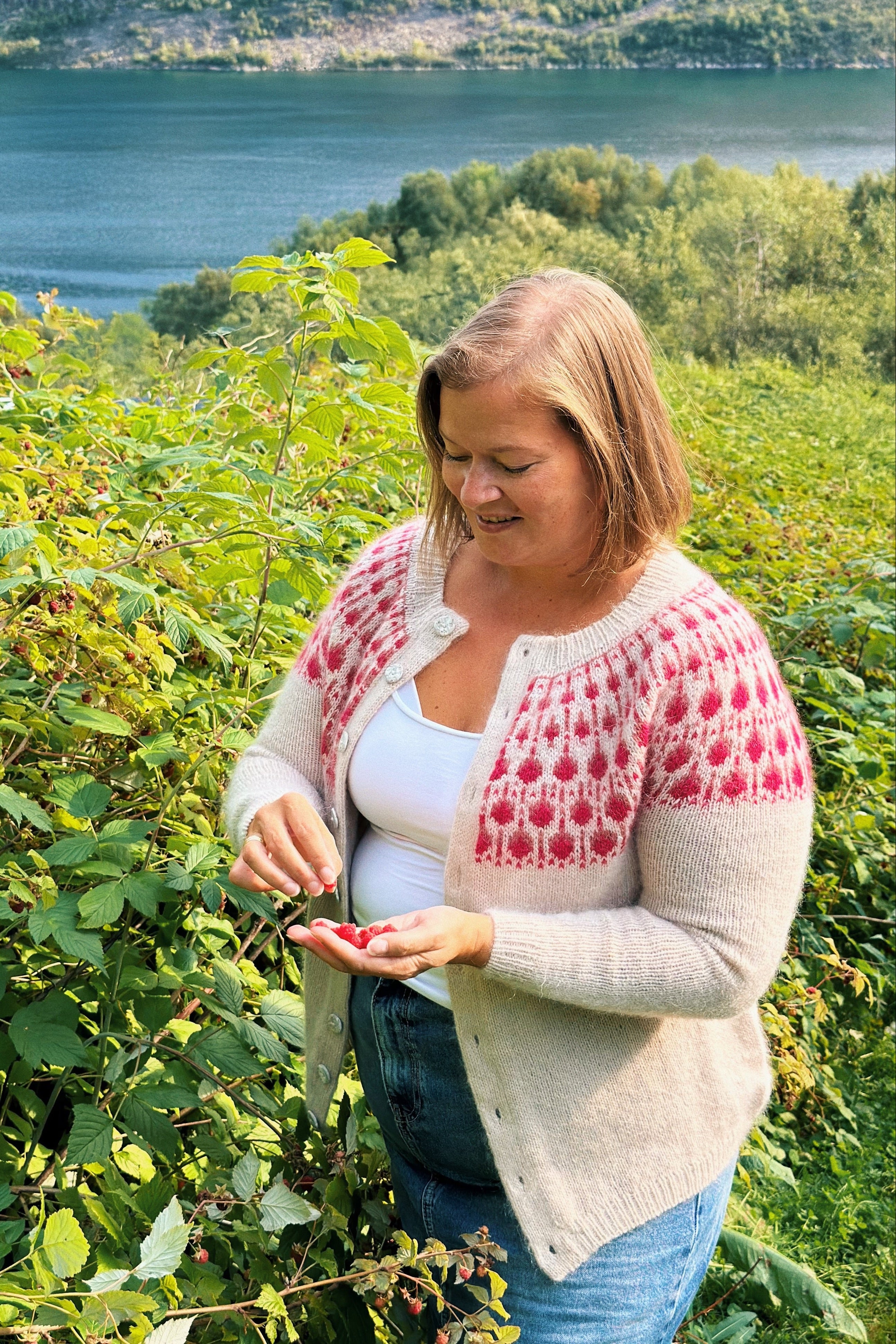 Raspberry Cardigan Yarn kit